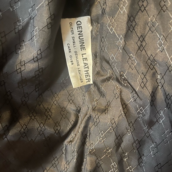 Leather jacket - Picture 2 of 3